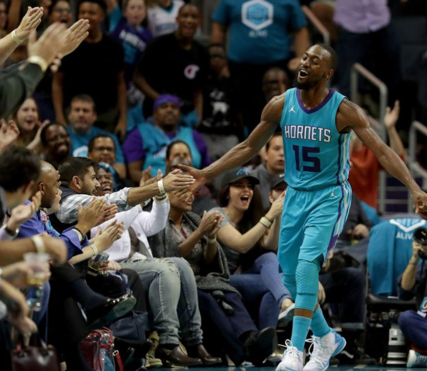 冲浪小组赛，塞外闪电队与辽东玄武队绝杀，VAR改判成焦点！中场绞杀压制对手的简单介绍爱游戏体育赛事直播