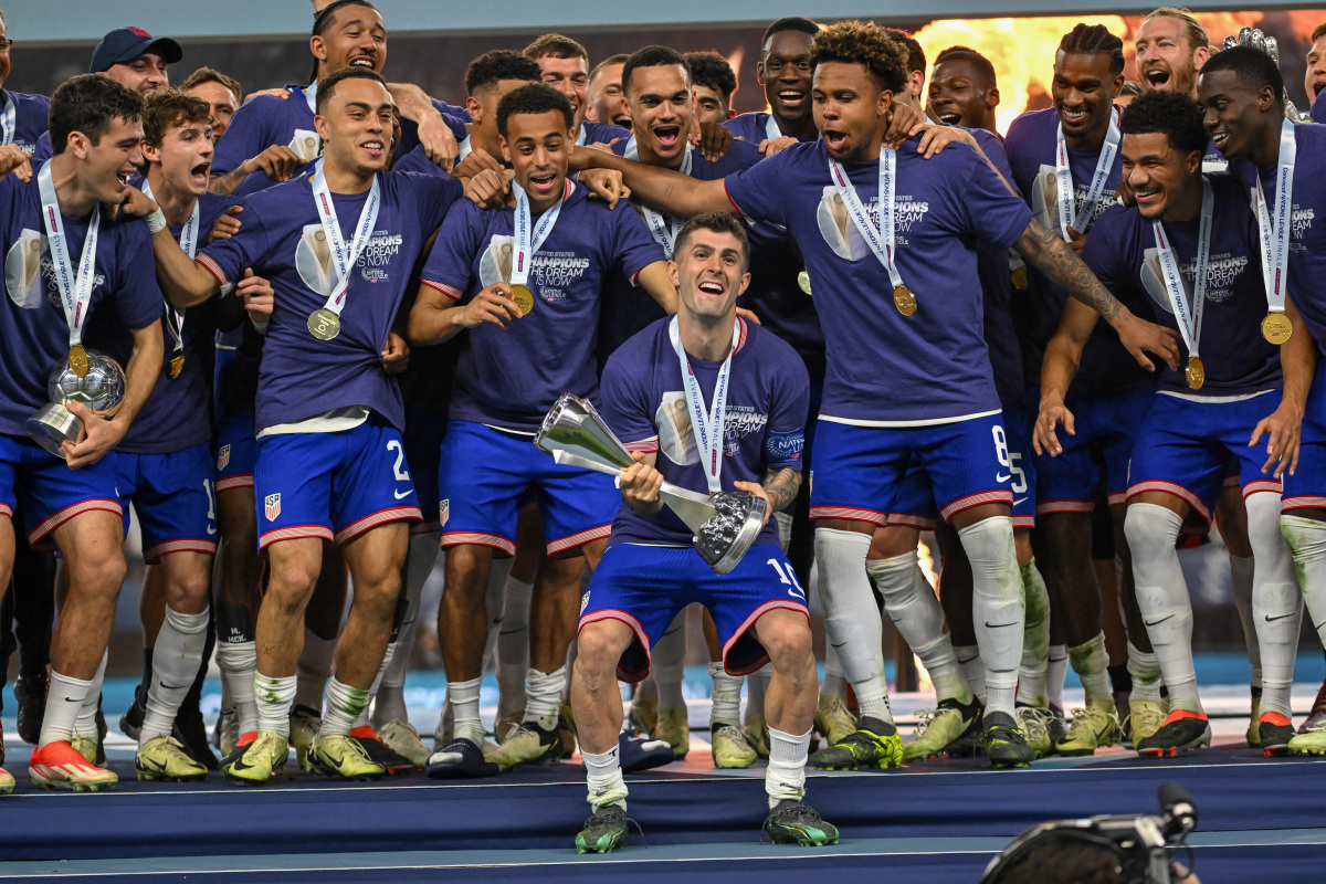 FPX观众热烈欢呼！，Ning迎来三赛季出色发挥全场沸腾不已(fpx3)AYX体育登录入口