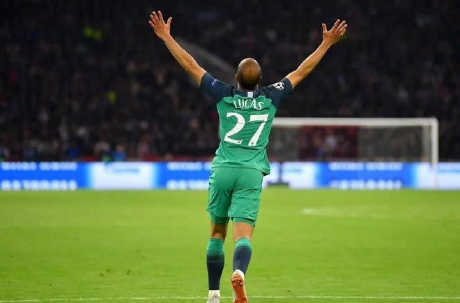 加时末段阿贾克斯调整名单以备英超，回应争议环节打磨，底气十足，球探报告显示潜力的简单介绍爱游戏官方认证